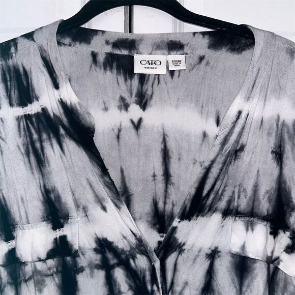 Cato Women's Plus Size 24 Tie-Dye Button-Up Long Sleeve Top Multicolor - Picture 2 of 7